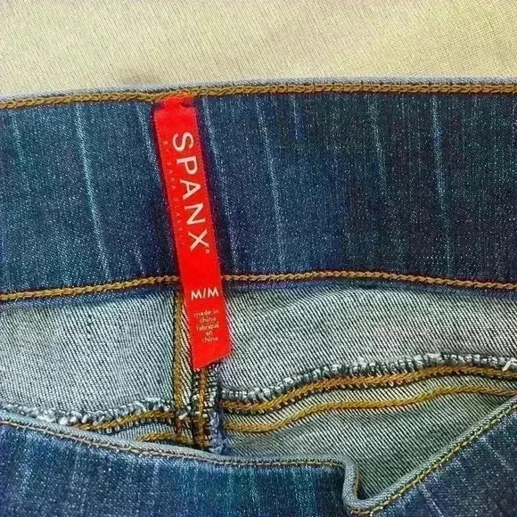 Spanx pull-on High Rise Raw Hem light distressed Blue Jean Leggings Women Size M - Picture 5 of 9